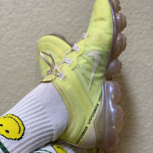 NIKE EUC/GUC Air VaporMax SE in Luminous Green | sz 8.5 - Picture 15 of 16